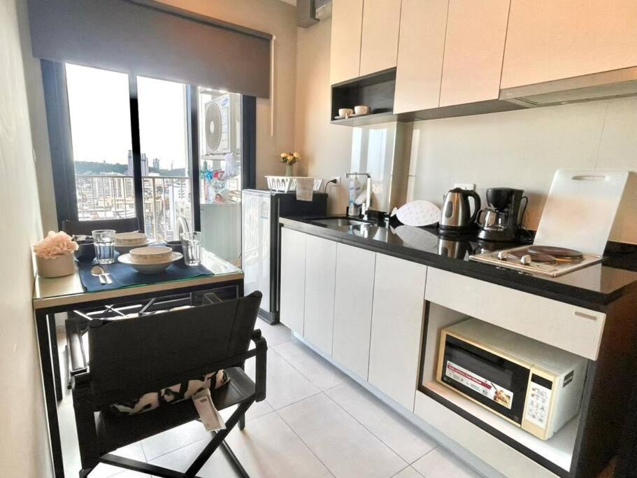Base Central Pattaya Long Balcony King-Bed With Infinity Pool & Free Netflix! المظهر الخارجي الصورة