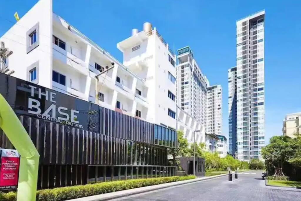 Base Central Pattaya Long Balcony King-Bed With Infinity Pool & Free Netflix! المظهر الخارجي الصورة