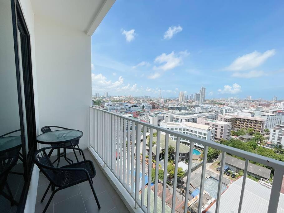 Base Central Pattaya Long Balcony King-Bed With Infinity Pool & Free Netflix! المظهر الخارجي الصورة