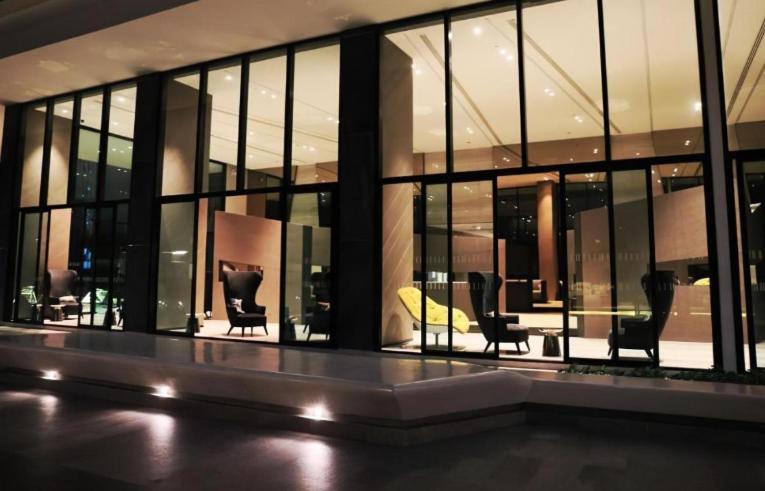 Base Central Pattaya Long Balcony King-Bed With Infinity Pool & Free Netflix! المظهر الخارجي الصورة