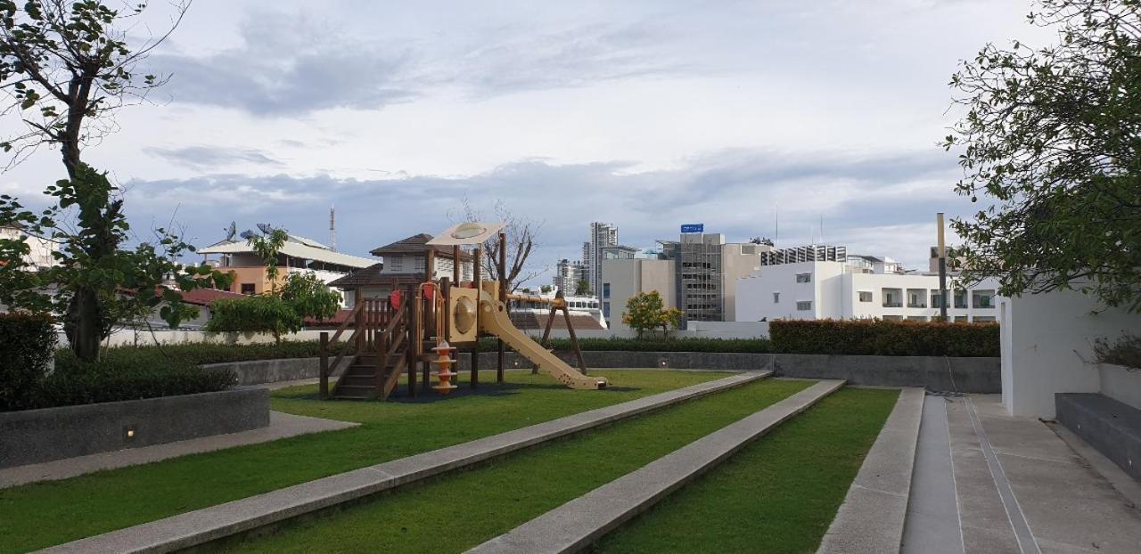 Base Central Pattaya Long Balcony King-Bed With Infinity Pool & Free Netflix! المظهر الخارجي الصورة
