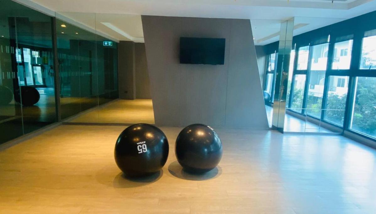 Base Central Pattaya Long Balcony King-Bed With Infinity Pool & Free Netflix! المظهر الخارجي الصورة