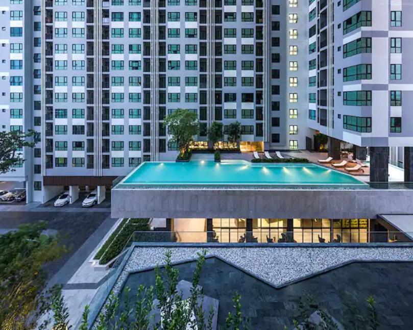 Base Central Pattaya Long Balcony King-Bed With Infinity Pool & Free Netflix! المظهر الخارجي الصورة
