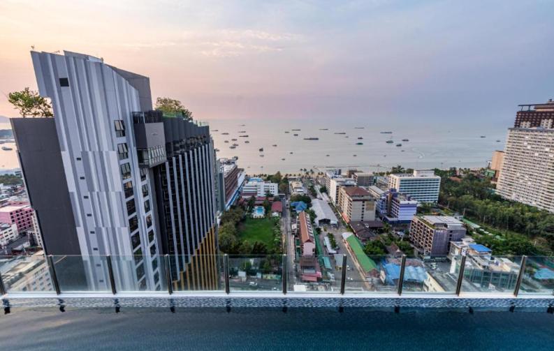 Base Central Pattaya Long Balcony King-Bed With Infinity Pool & Free Netflix! المظهر الخارجي الصورة